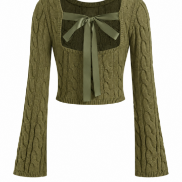 Classic Crew Neck Cable Knit Sweater in Cream