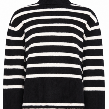 Cable Knit Sweater in Cream with Round Neck